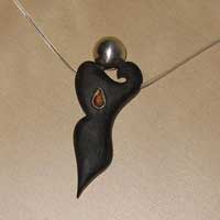 mit Feueropal und Kette